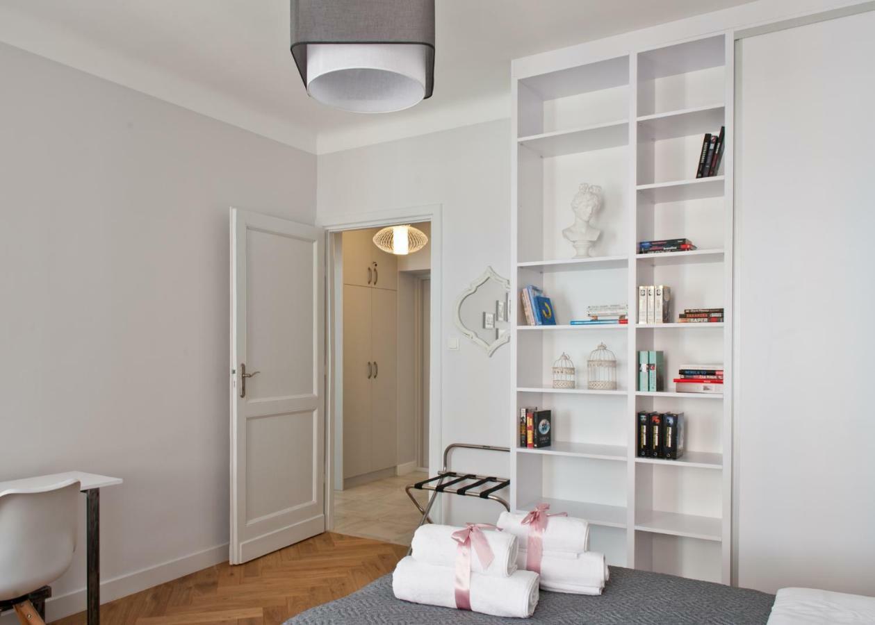 Red Brick Old Town Apartment Варшава Екстериор снимка