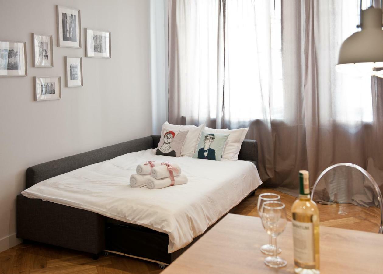 Red Brick Old Town Apartment Варшава Екстериор снимка